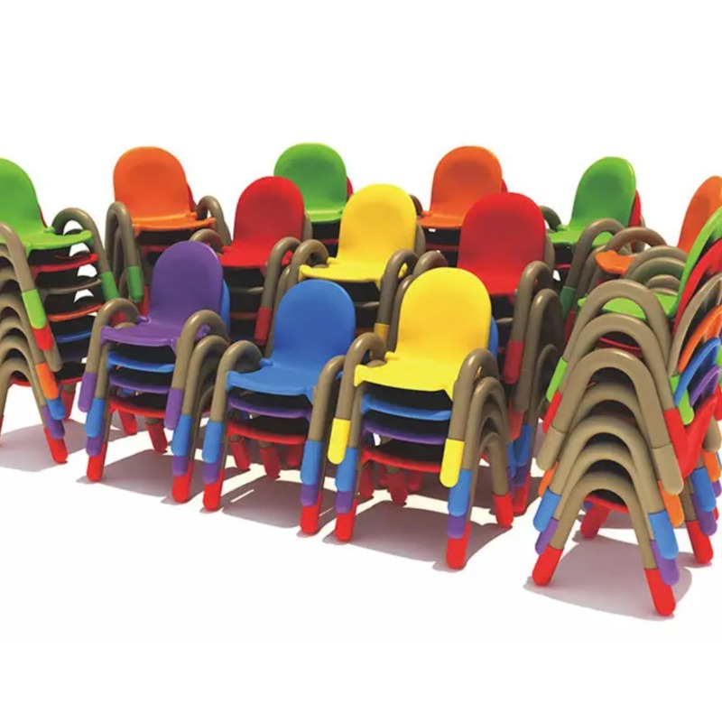 Chaise enfant ergonomique et empilable, avec pieds antidérapants et poignée de transport